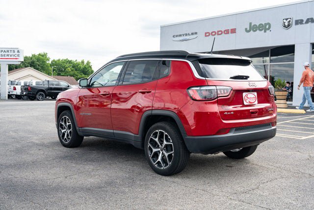 Used 2025 Jeep Compass Limited AWD/4WD image 3