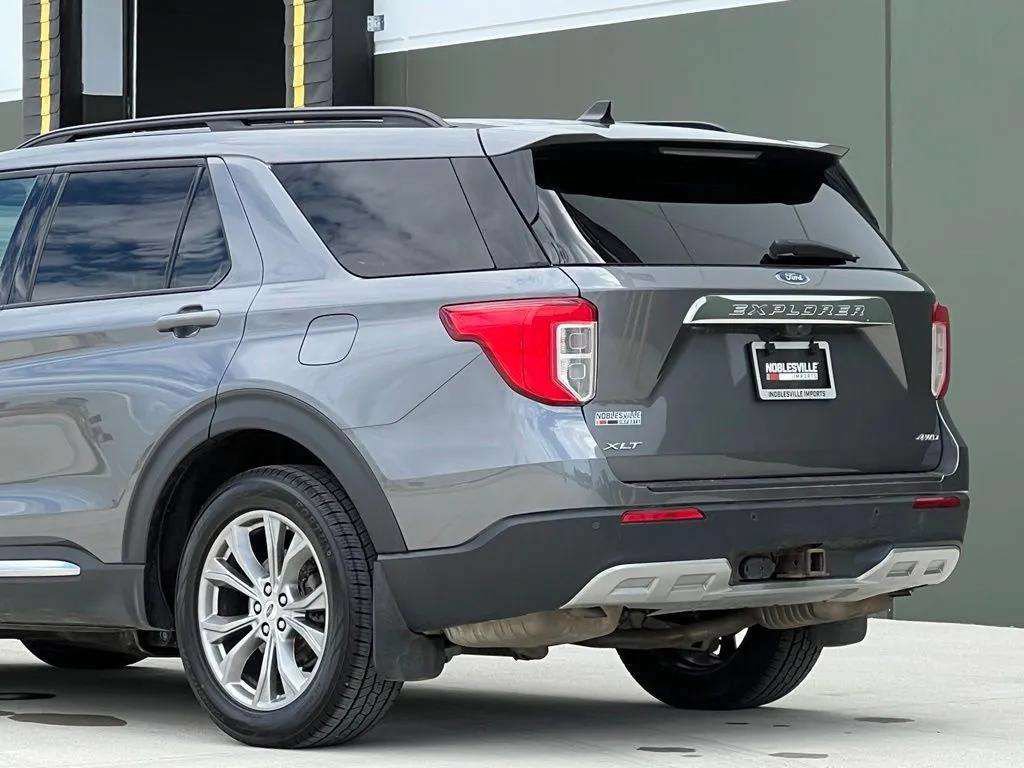 Used 2022 Ford Explorer XLT w/ Equipment Group 202A AWD/4WD image 33
