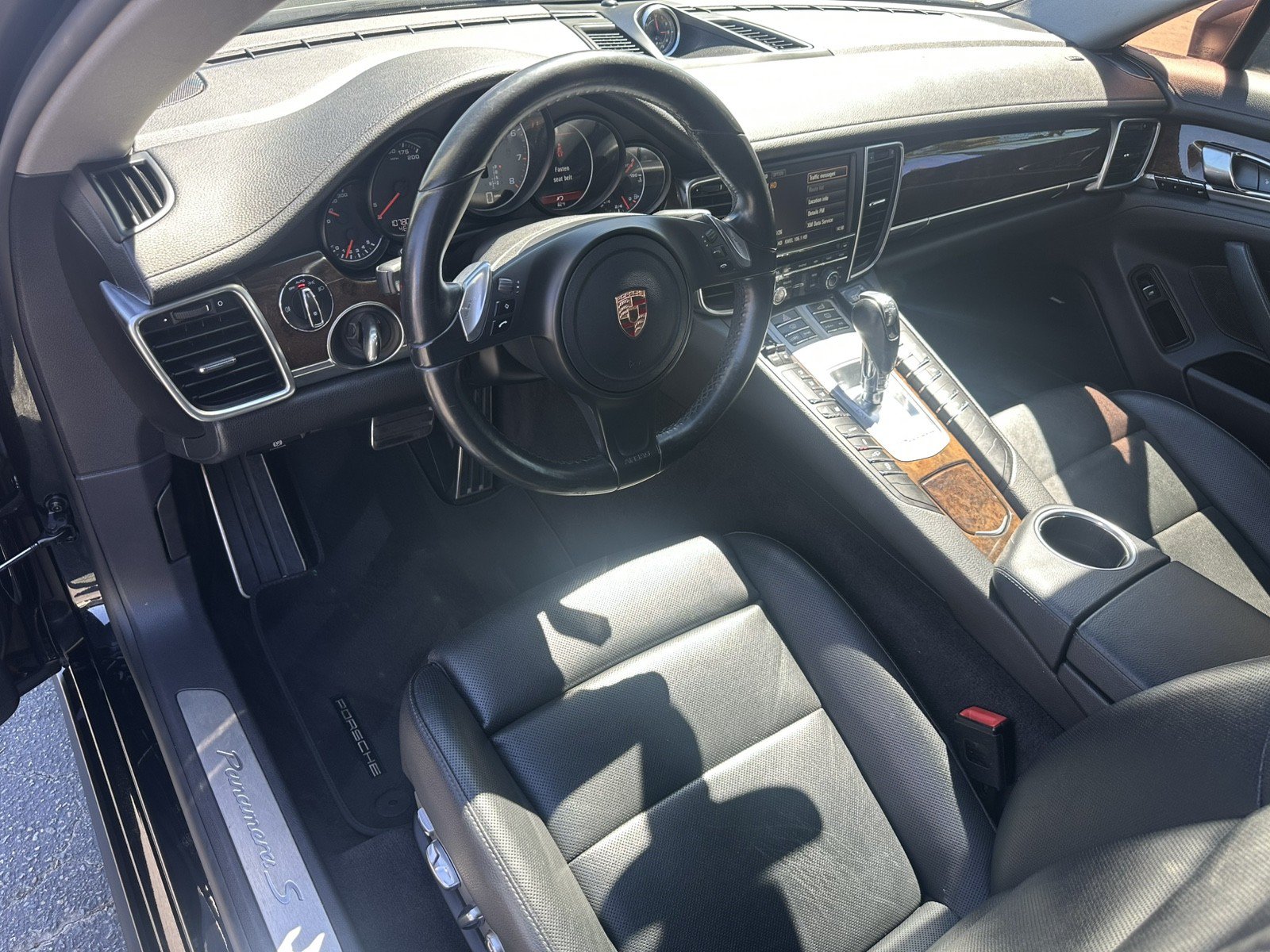Used 2015 Porsche Panamera S RWD image 19