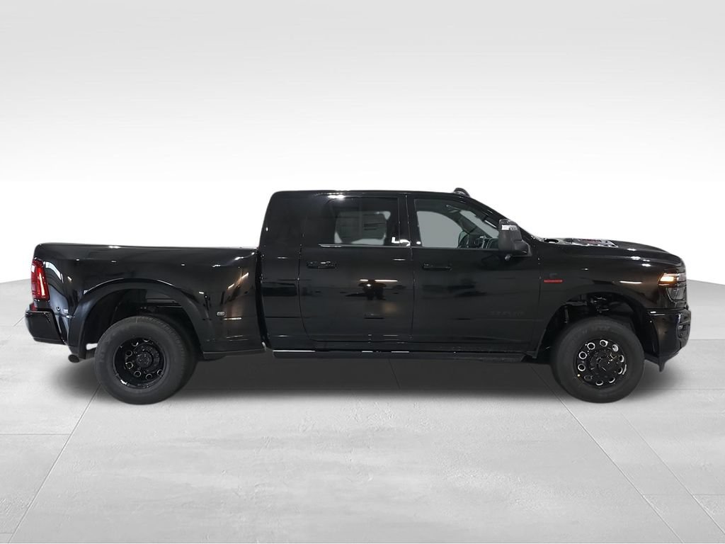 New 2026 RAM 3500 Laramie AWD/4WD image 9