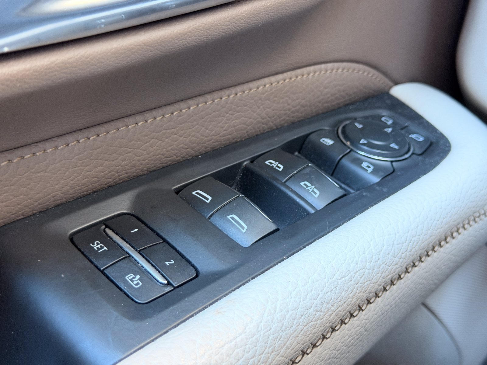Used 2022 GMC Yukon Denali AWD/4WD image 23