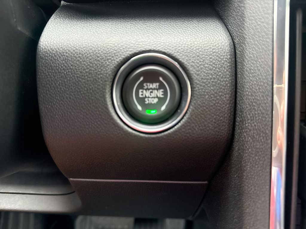 New 2026 GMC Acadia Elevation w/ Elevation Premium Package AWD/4WD image 17