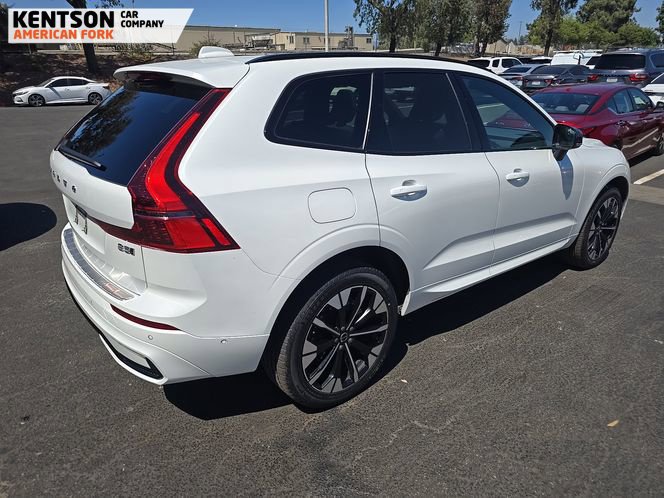 Used 2026 Volvo XC60 B5 Plus AWD/4WD image 3
