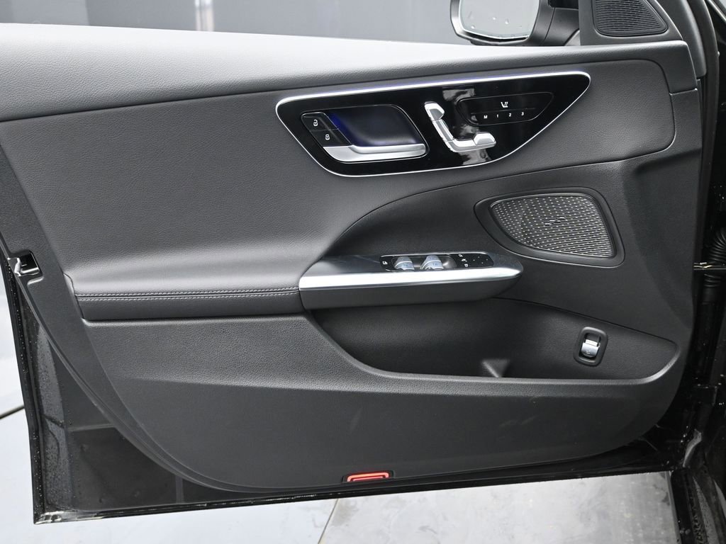 New 2025 Mercedes-Benz C 300 4MATIC Sedan image 21