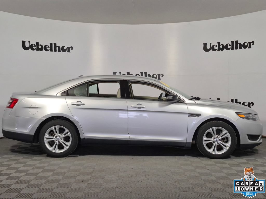 Used 2018 Ford Taurus SE FWD image 8