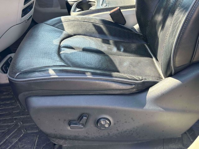 Used 2018 Chrysler Pacifica Limited w/ Advanced Safetytec Group FWD image 6