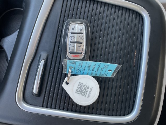 Used 2021 Chrysler Pacifica Touring-L FWD image 18