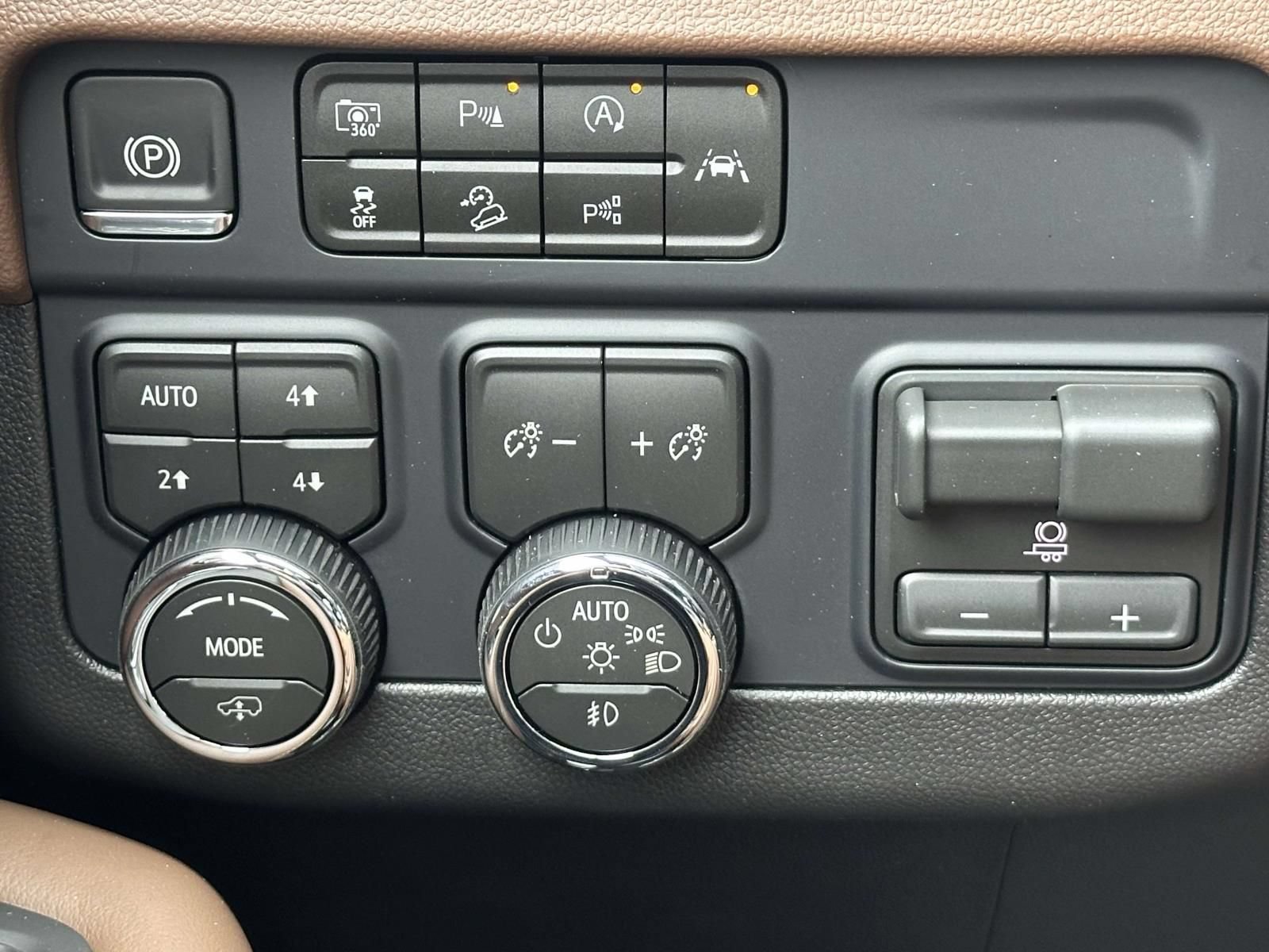 New 2026 Chevrolet Suburban High Country AWD/4WD image 17
