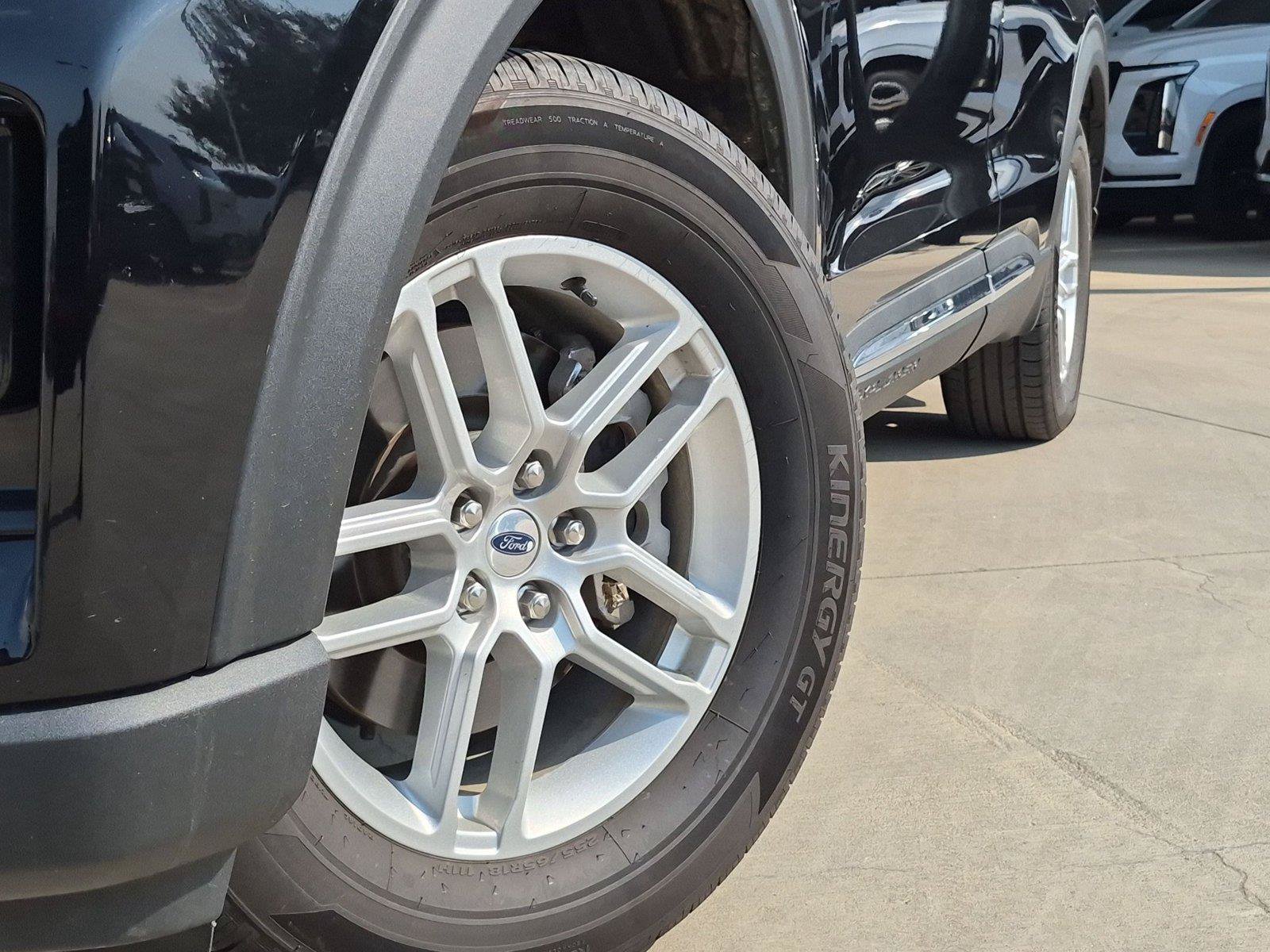 Used 2025 Ford Explorer Active w/ Active Comfort Package RWD image 7