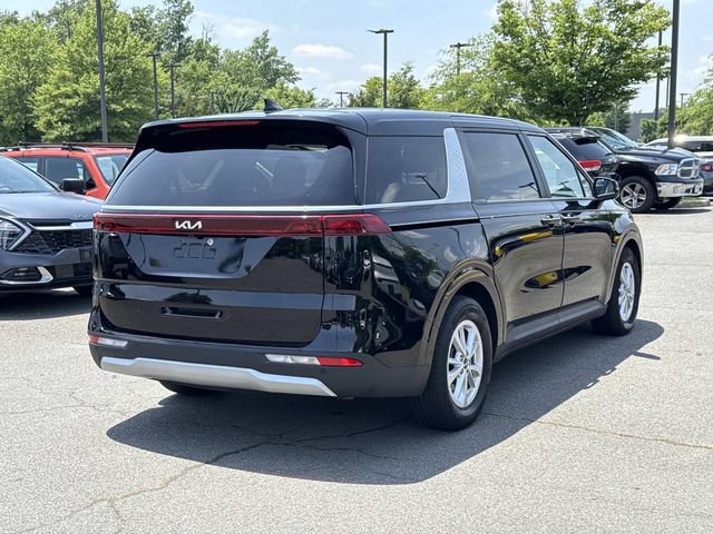 Used 2024 Kia Carnival LX FWD image 2