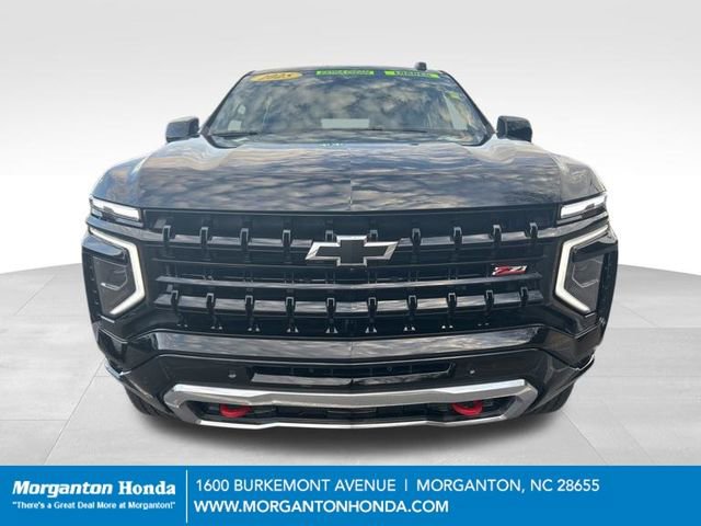 Used 2025 Chevrolet Suburban Z71 w/ Comfort Package image 2