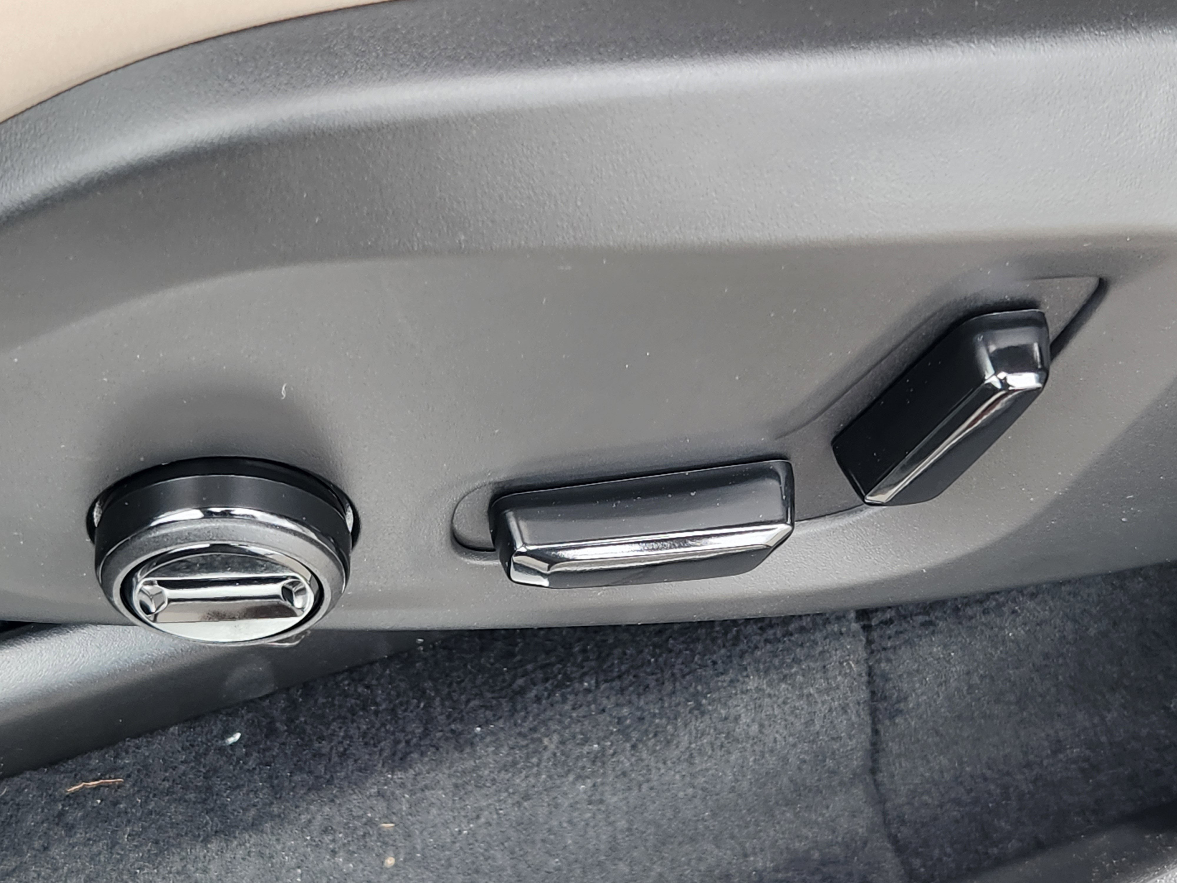 New 2025 Volvo XC90 T8 Plus w/ Protection Package image 24