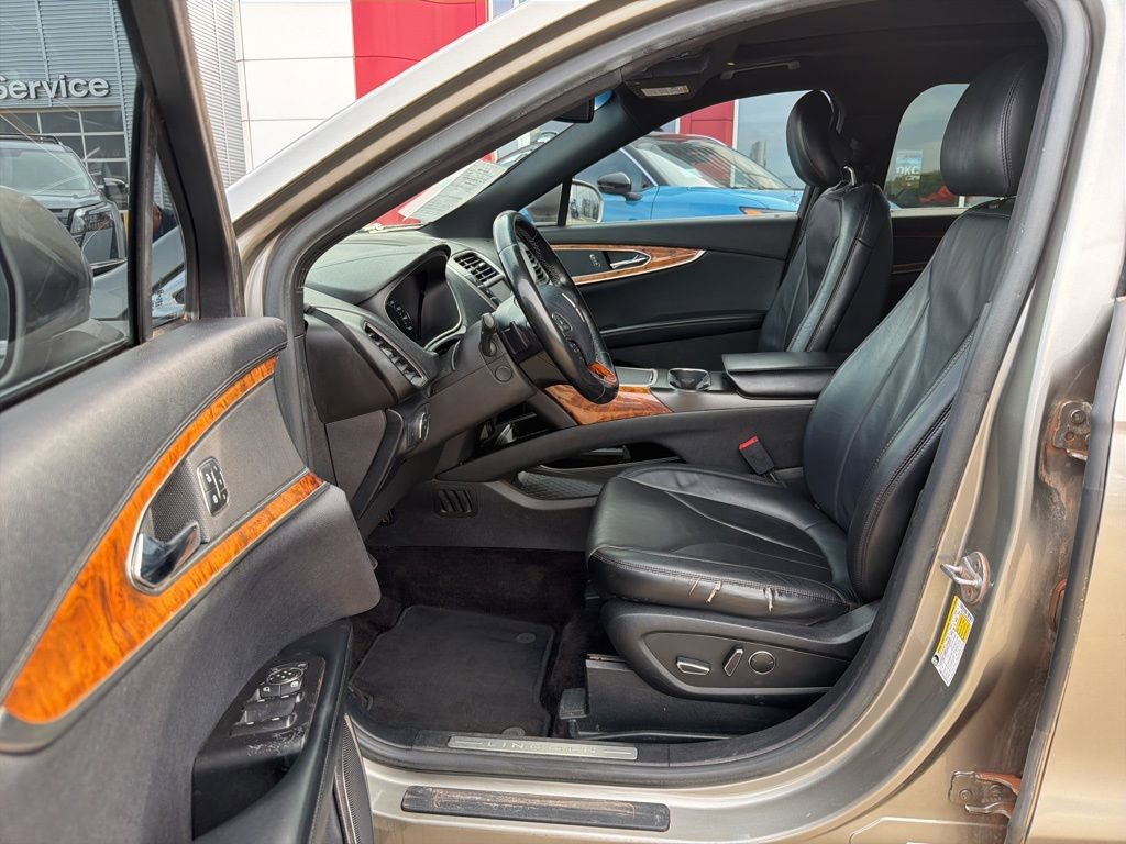 Used 2016 Lincoln MKX Reserve w/ Technology Package image 13