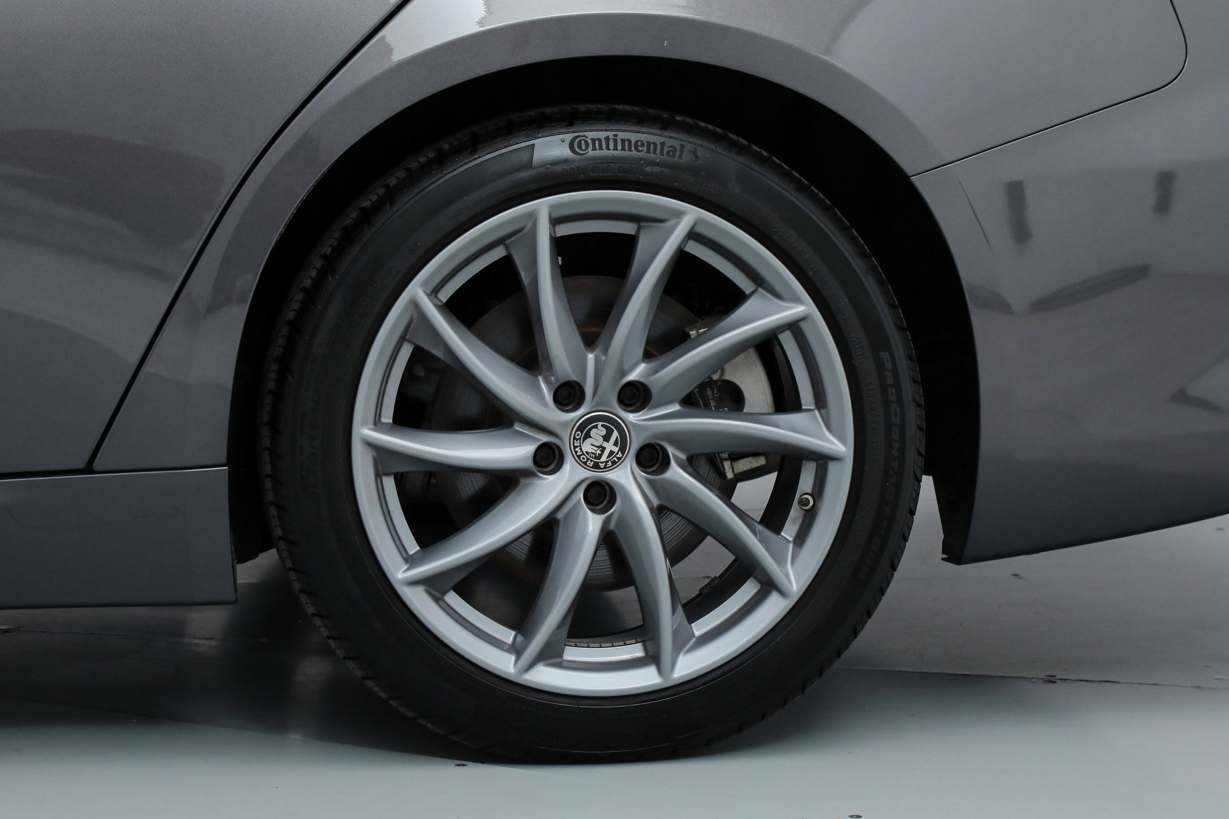 Used 2025 Alfa Romeo Giulia w/ Driving Assist Package image 27