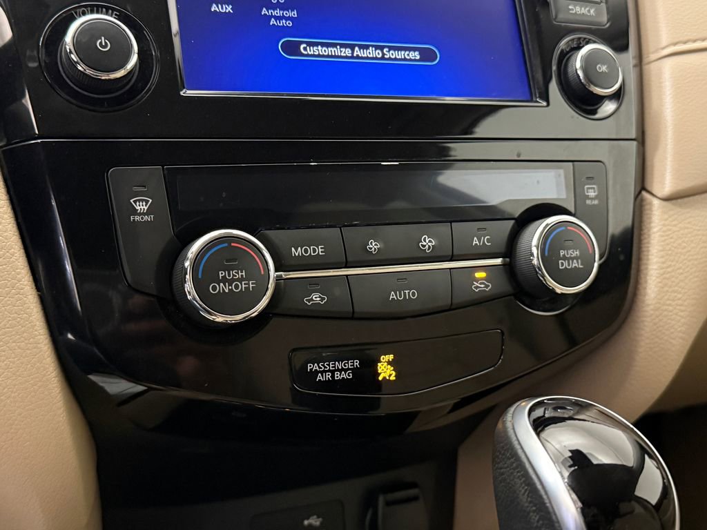 Used 2019 Nissan Rogue SV w/ Premium Package FWD image 25