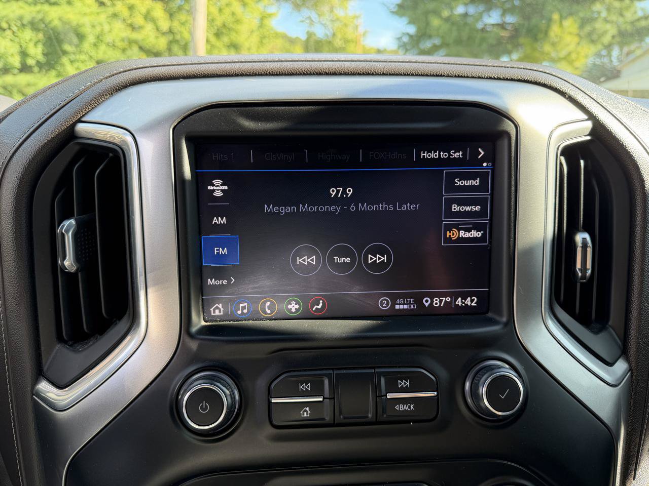 Used 2020 Chevrolet Silverado 2500 LTZ w/ LTZ Plus Package AWD/4WD image 27