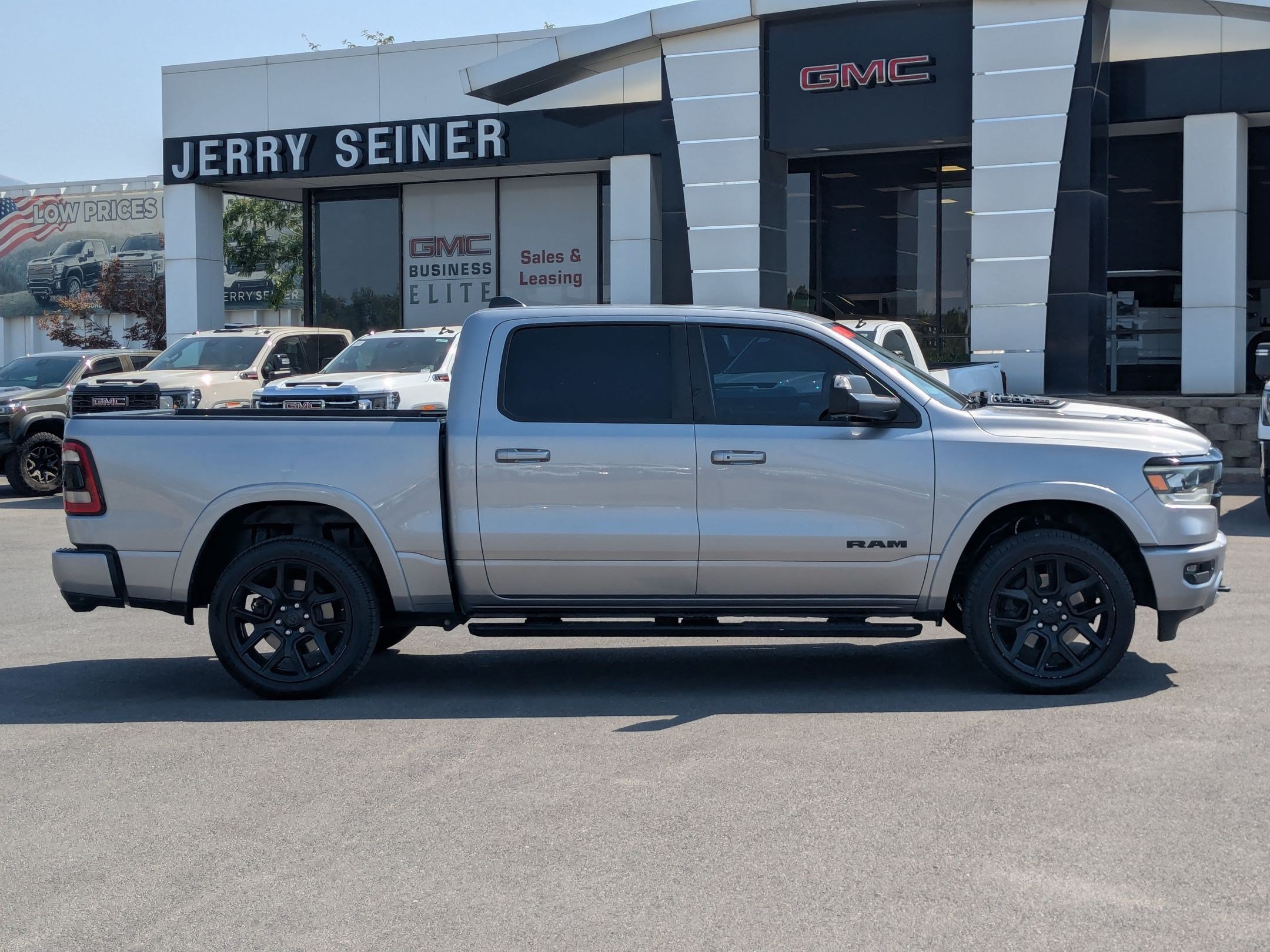 Used 2020 RAM 1500 Laramie AWD/4WD image 7