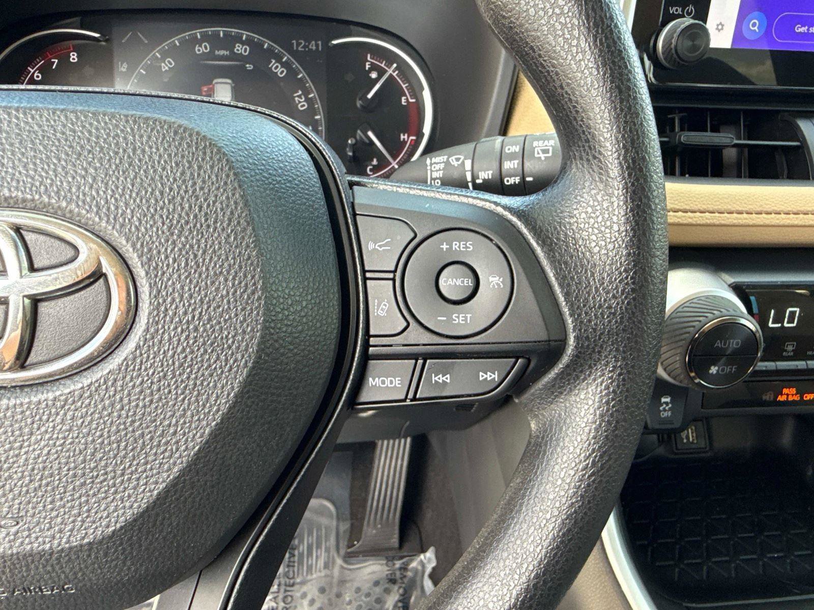 Used 2023 Toyota RAV4 XLE image 27