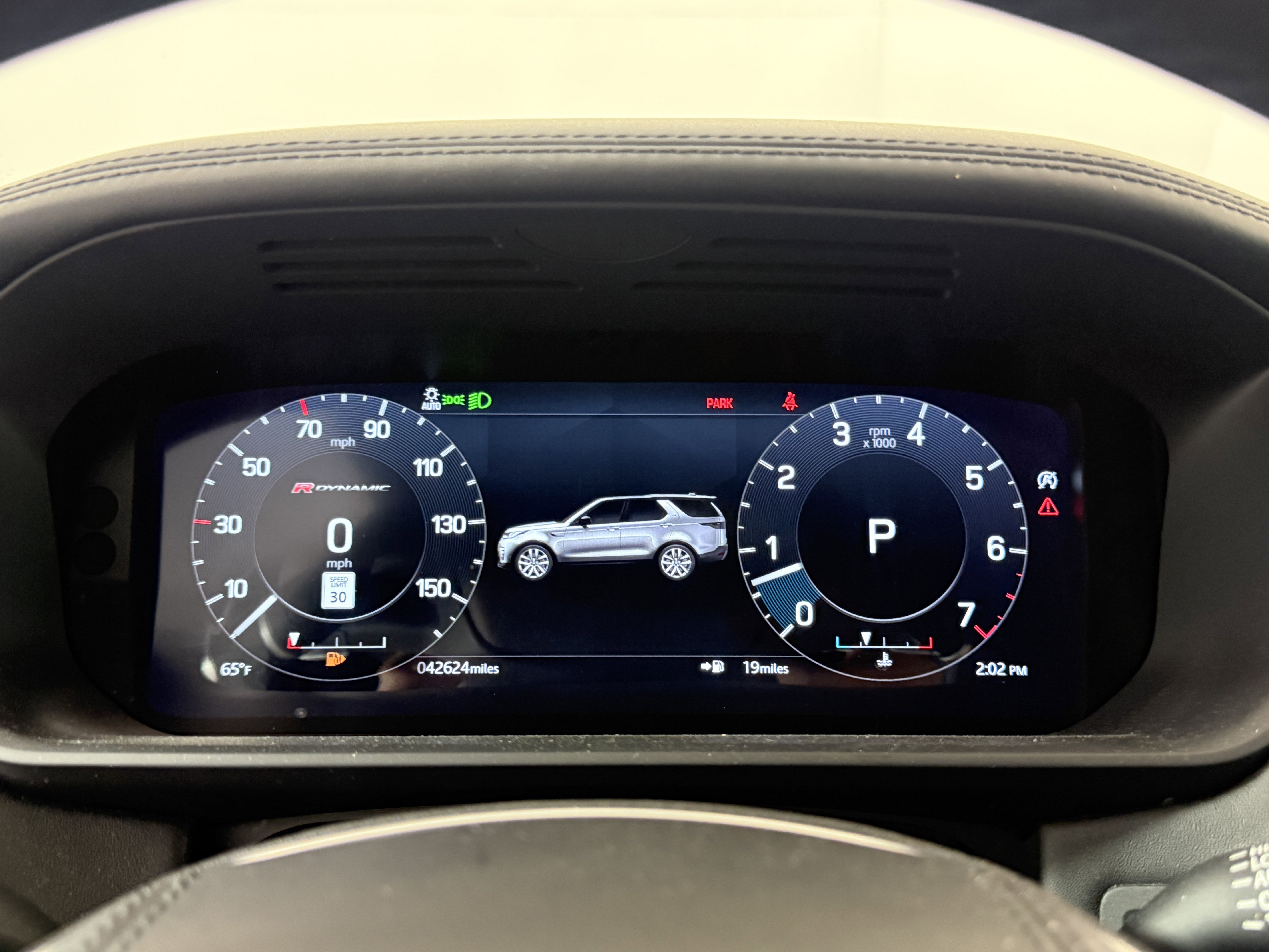 Used 2022 Land Rover Discovery S R-Dynamic image 19