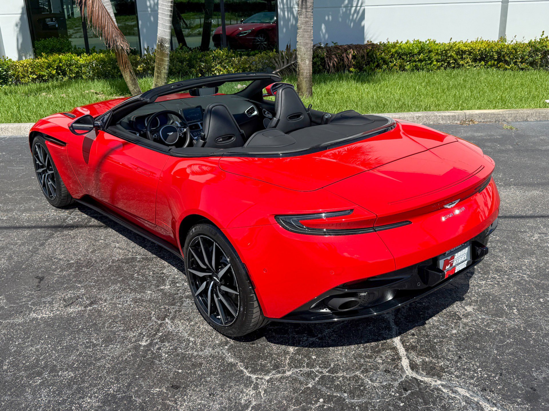 Used 2020 Aston Martin DB11 Volante RWD image 14