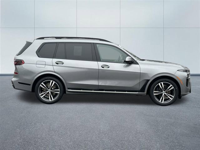 Certified 2025 BMW X7 xDrive40i w/ M Sport Package image 5