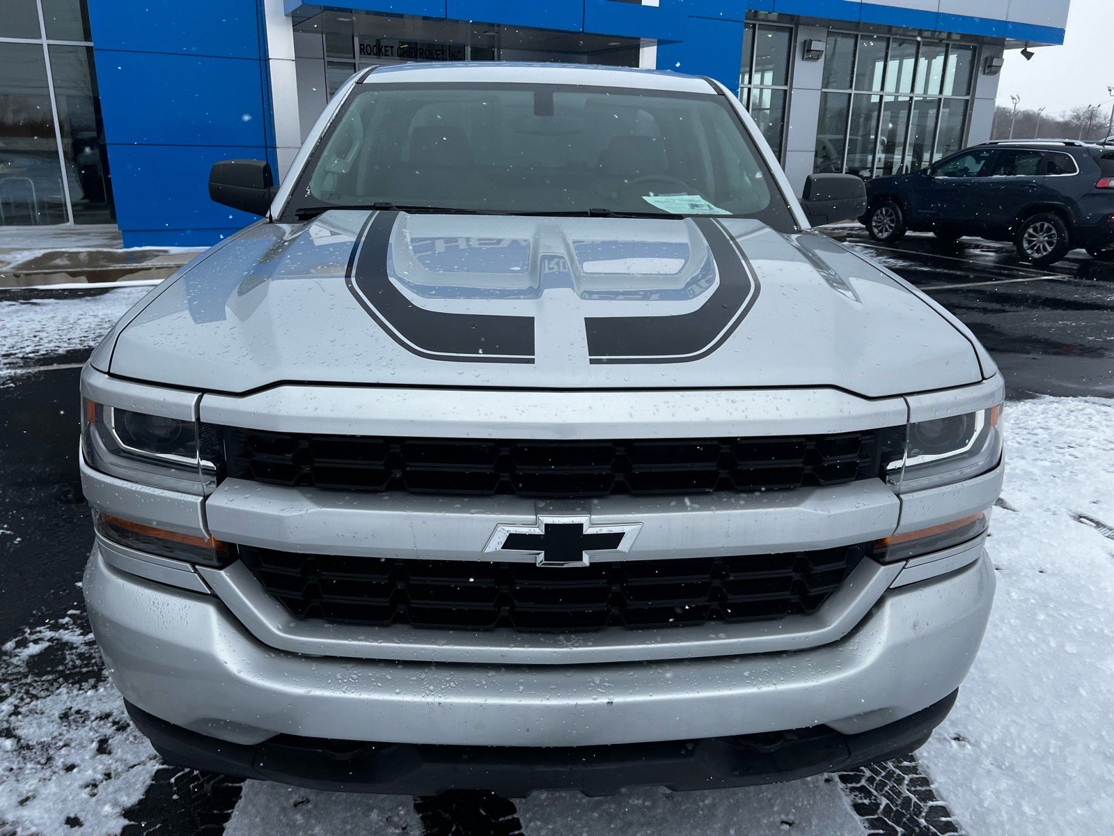 Used 2017 Chevrolet Silverado 1500 Custom image 2