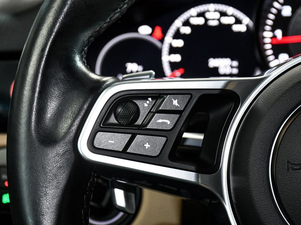 Used 2023 Porsche Cayenne AWD/4WD image 29