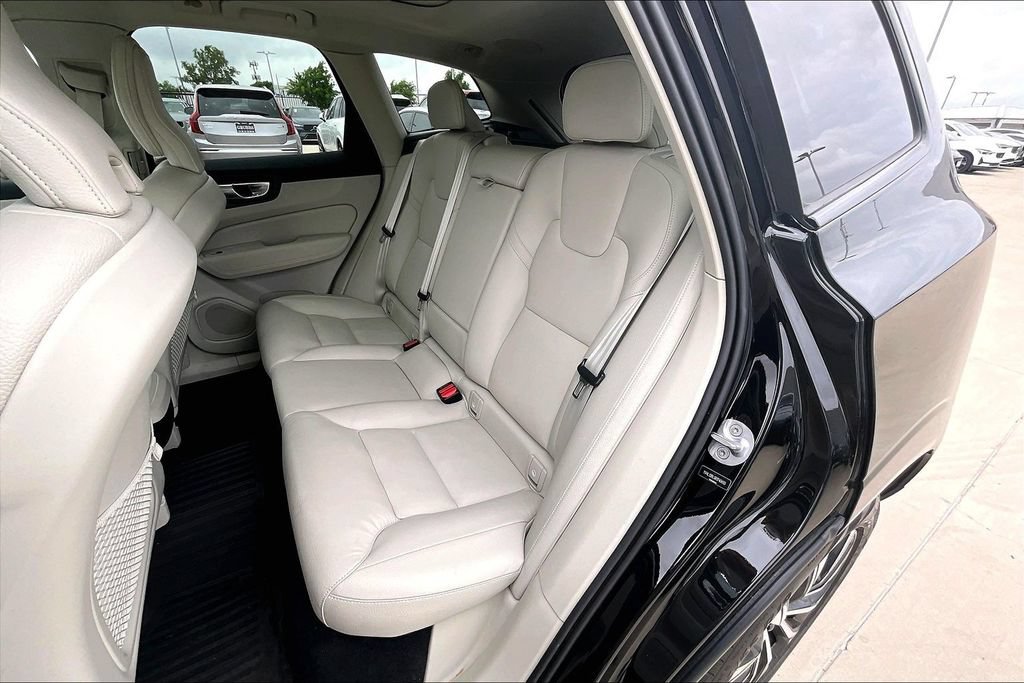 Certified 2024 Volvo XC60 B5 Plus w/ Protection Package Premier AWD/4WD image 33