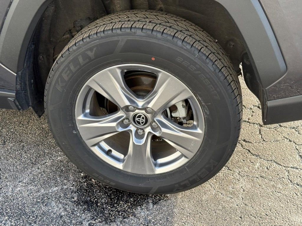 Used 2025 Toyota RAV4 XLE image 8