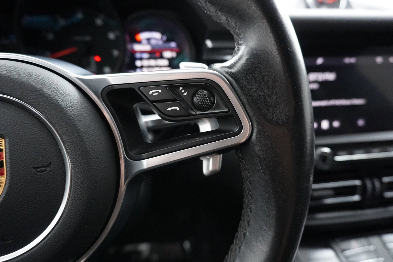 Used 2021 Porsche Macan image 22