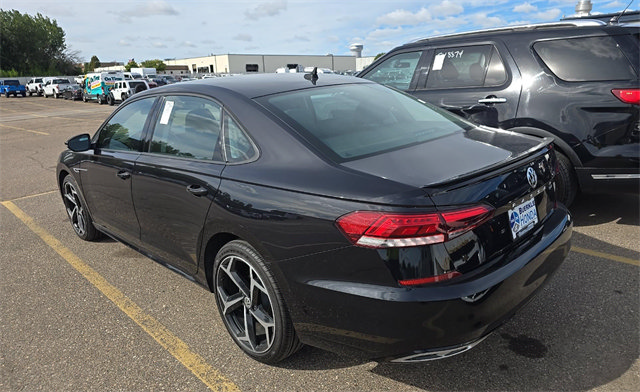 Used 2020 Volkswagen Passat 2.0T R-Line FWD image 5