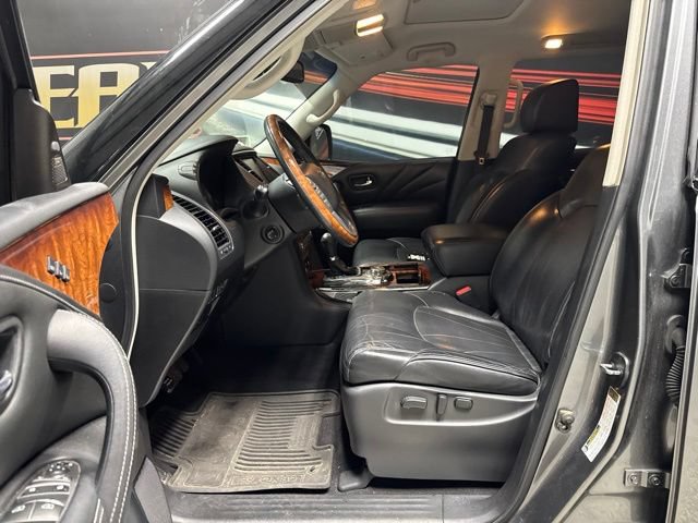 Used 2017 INFINITI QX80 4WD w/ Deluxe Technology Package image 4