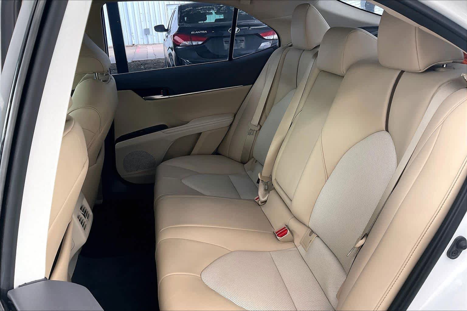 Used 2020 Toyota Camry XLE FWD image 21