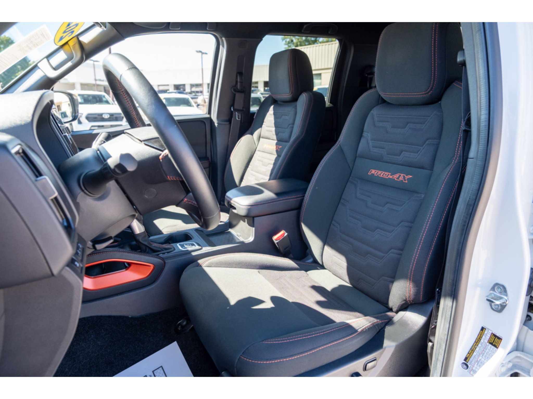 Used 2026 Nissan Frontier PRO-4X AWD/4WD image 12
