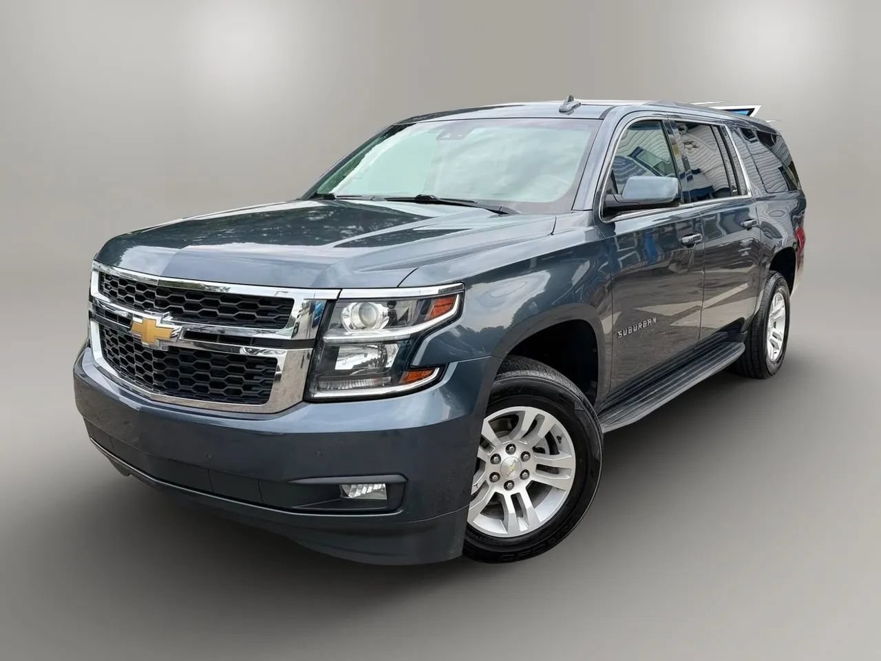 Used 2019 Chevrolet Suburban LT RWD image 1