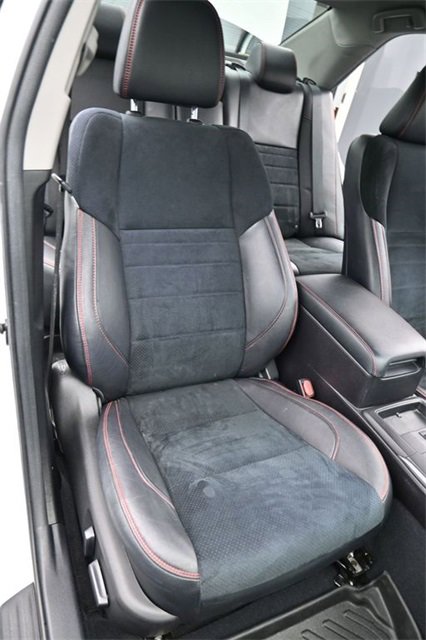 Used 2017 Toyota Camry XSE image 18