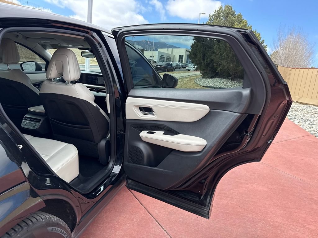 Used 2023 Nissan Ariya FWD image 21