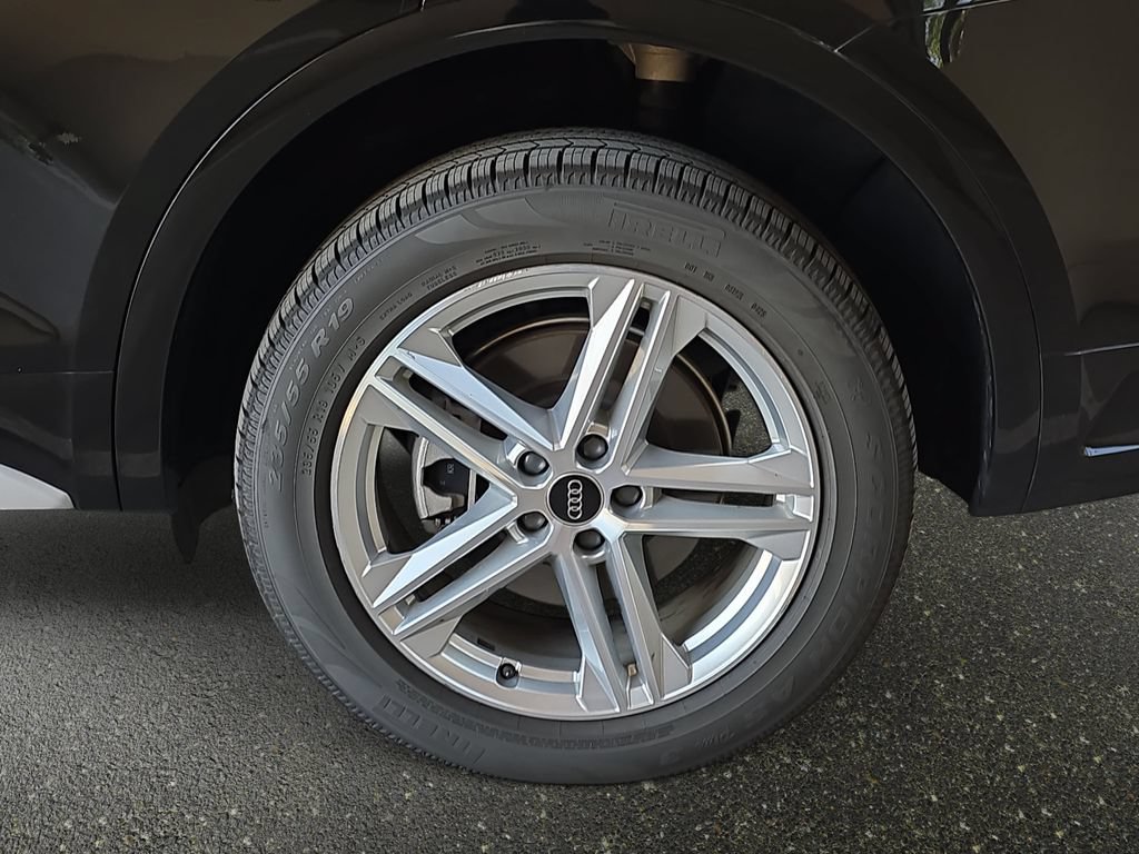 Used 2024 Audi Q5 e Premium w/ Convenience Package AWD/4WD image 30