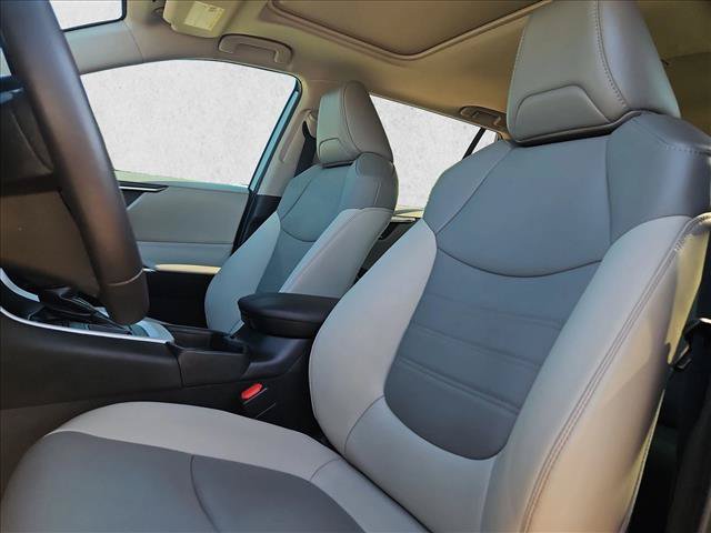 Used 2021 Toyota RAV4 XLE Premium FWD image 16