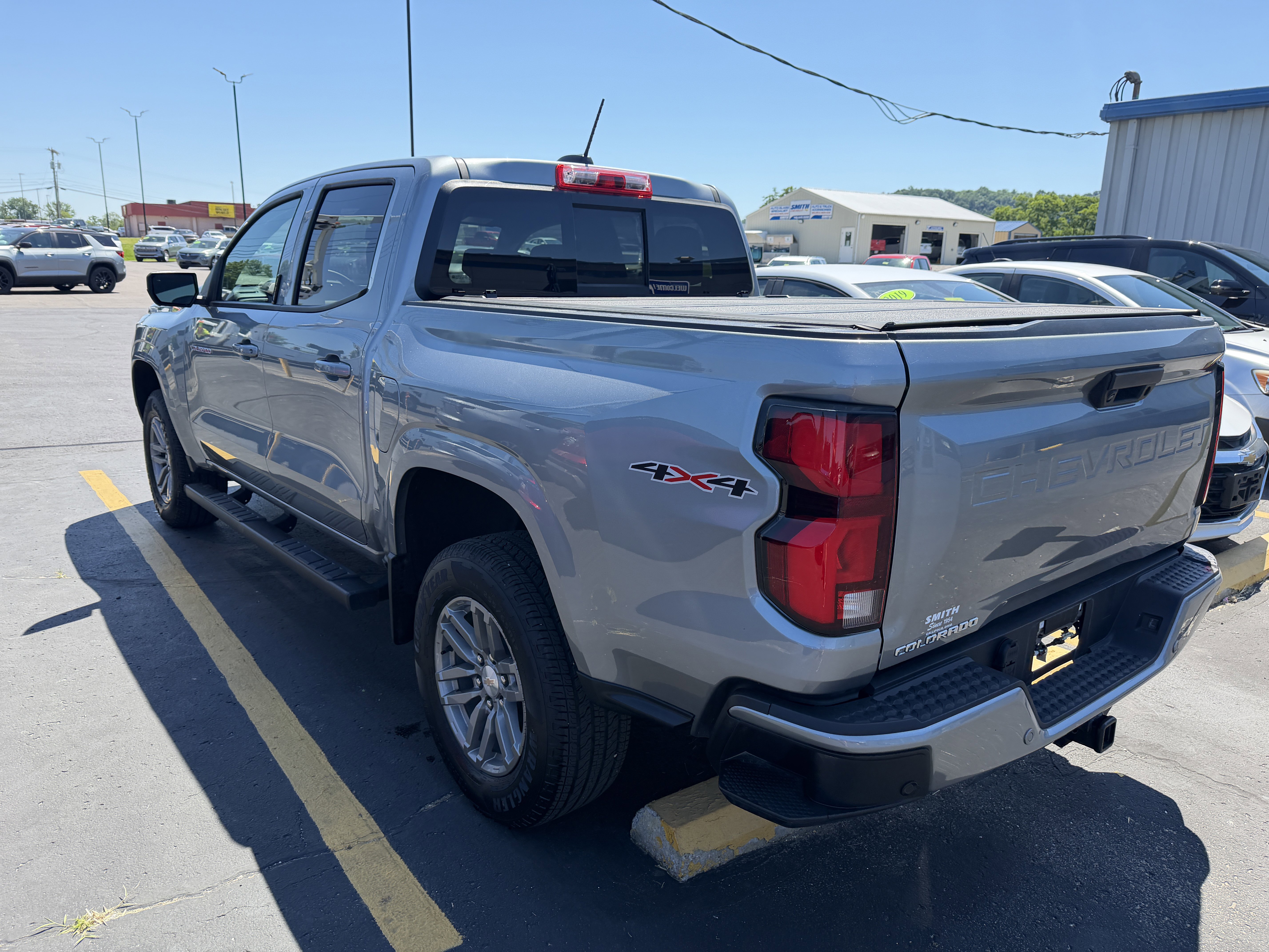 Used 2025 Chevrolet Colorado LT w/ LT Convenience Package AWD/4WD image 4