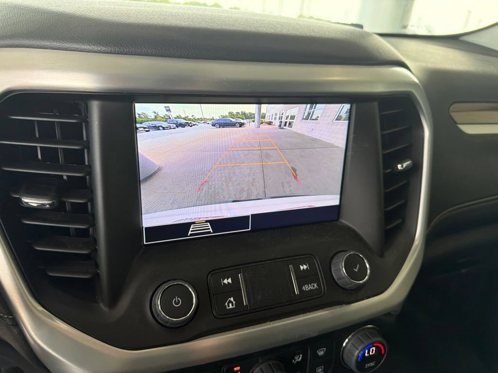 Used 2023 GMC Acadia SLE w/ Driver Convenience Package FWD image 10