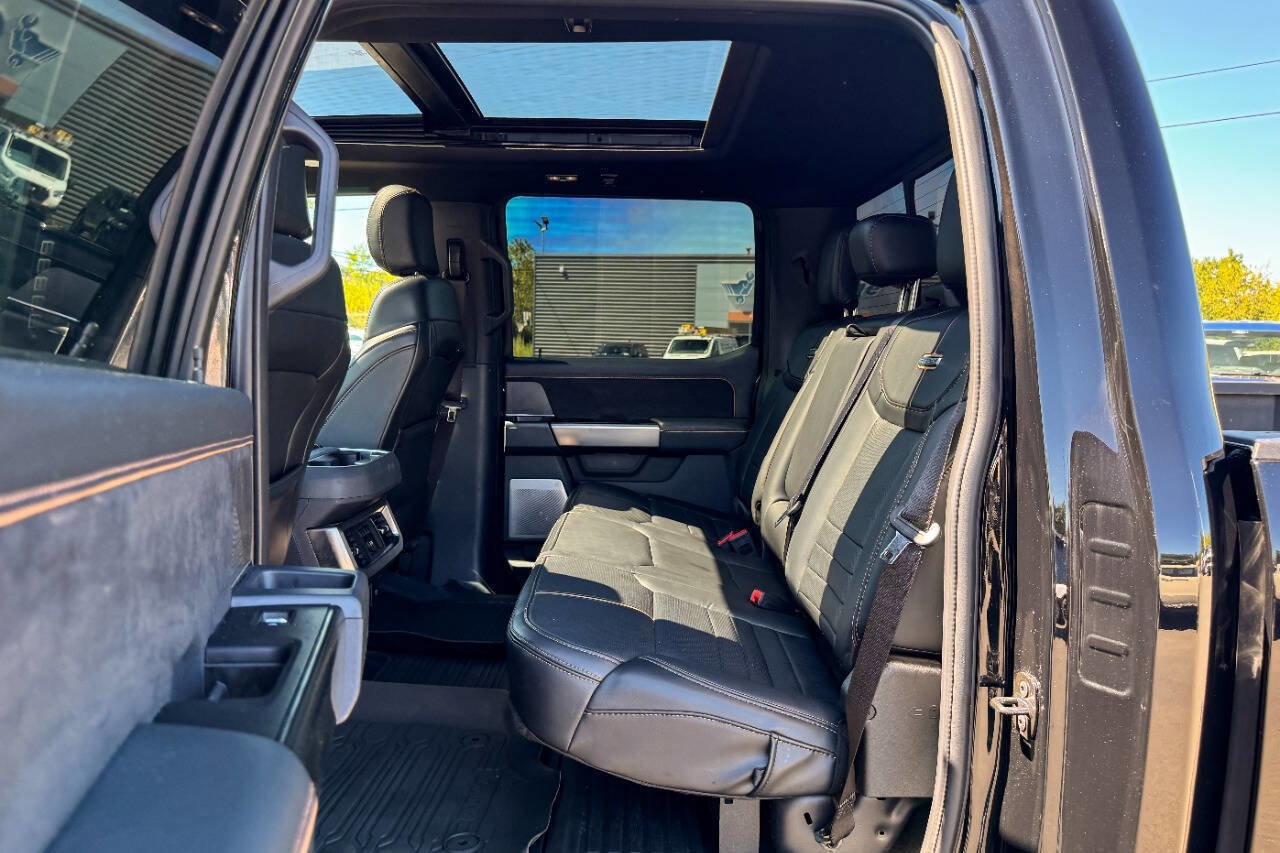 Used 2024 Ford F250 Platinum image 16