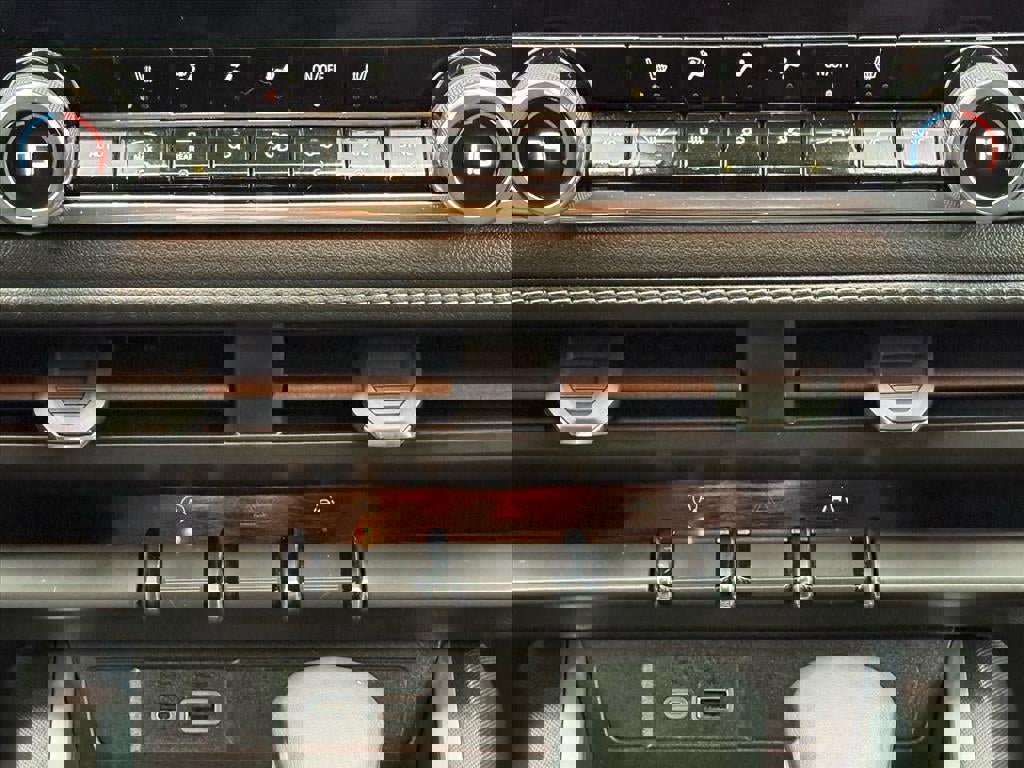 Used 2023 Chevrolet Colorado LT w/ LT Convenience Package II image 22