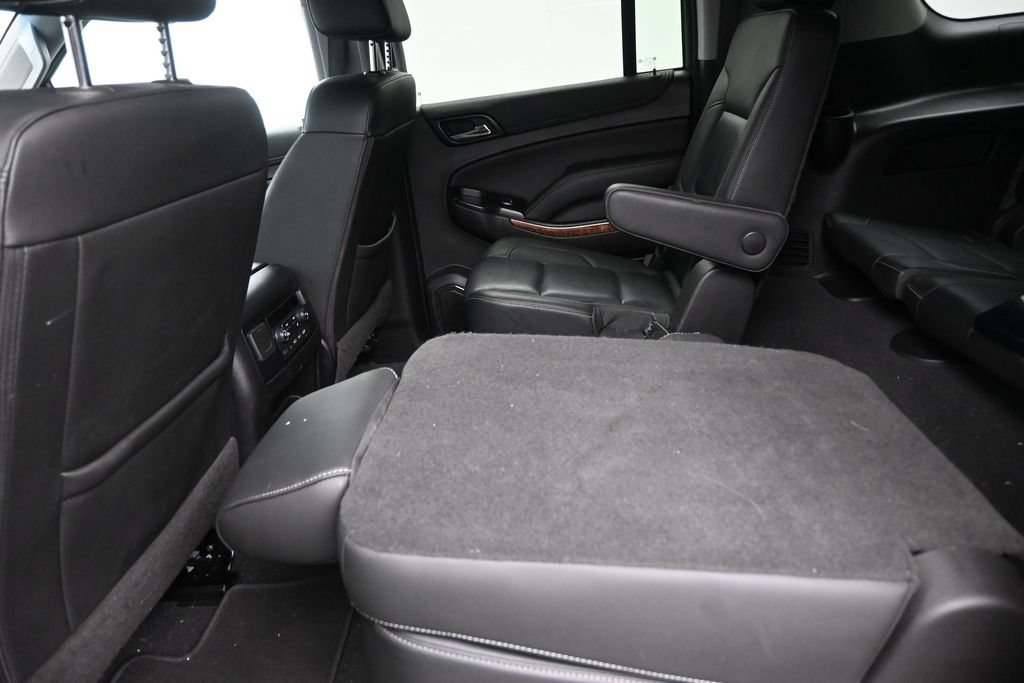 Used 2019 Chevrolet Suburban Premier RWD image 14