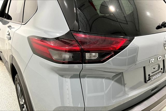 Used 2021 Nissan Rogue SV image 41