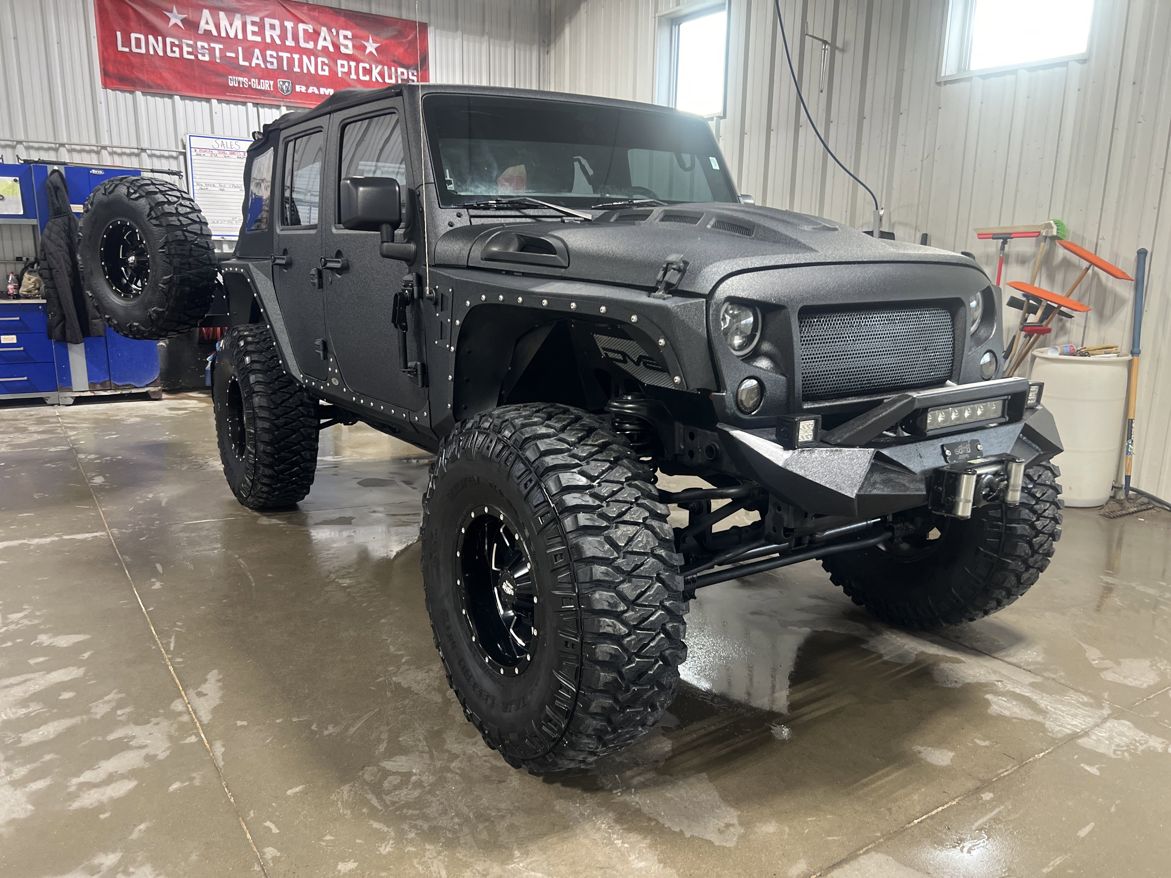 Used 2018 Jeep Wrangler Unlimited Sport image 3