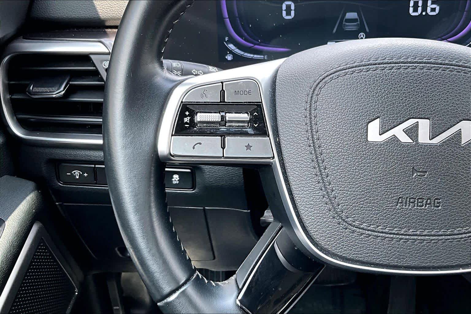 Used 2025 Kia Telluride S FWD image 23
