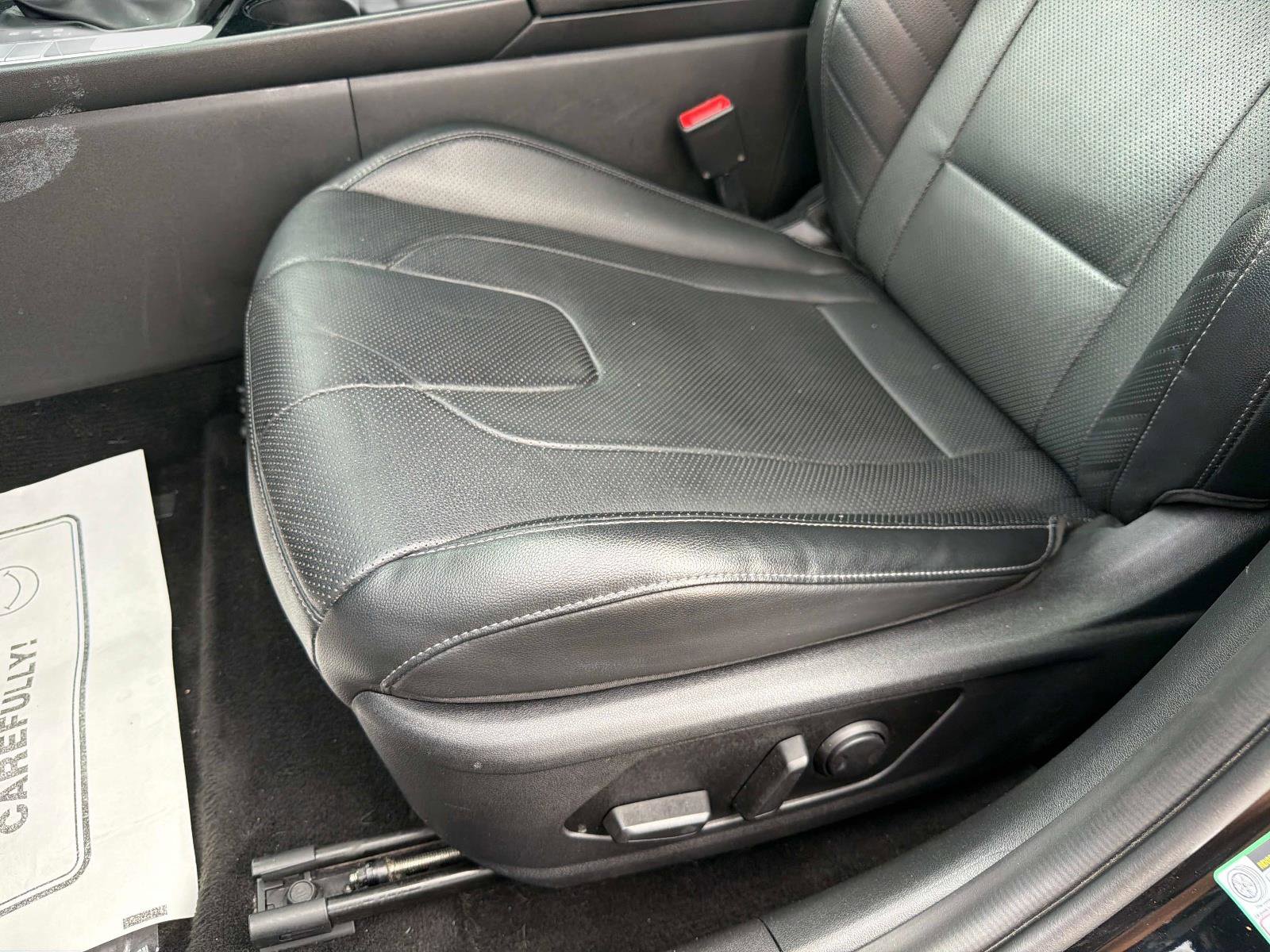 Used 2023 Hyundai Elantra Limited image 18