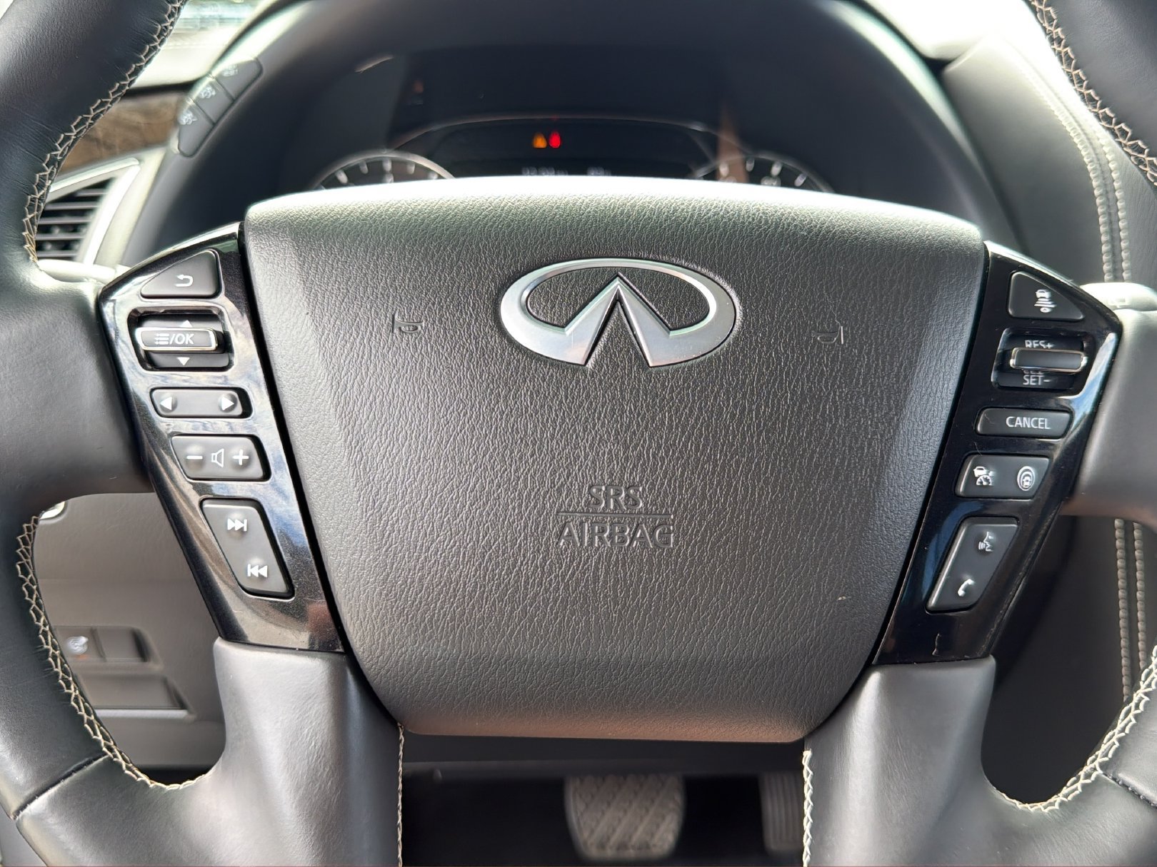 Used 2023 INFINITI QX80 Premium Select w/ Cargo Package AWD/4WD image 23