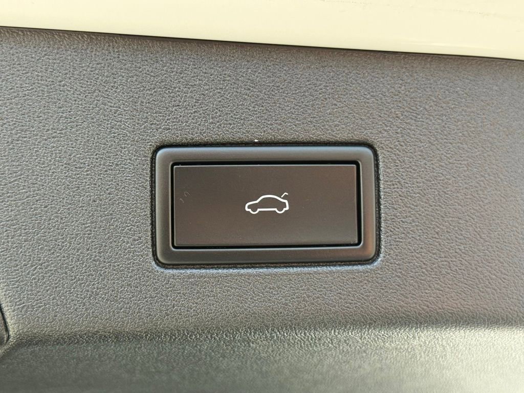 Used 2023 Volkswagen ID.4 S RWD image 9